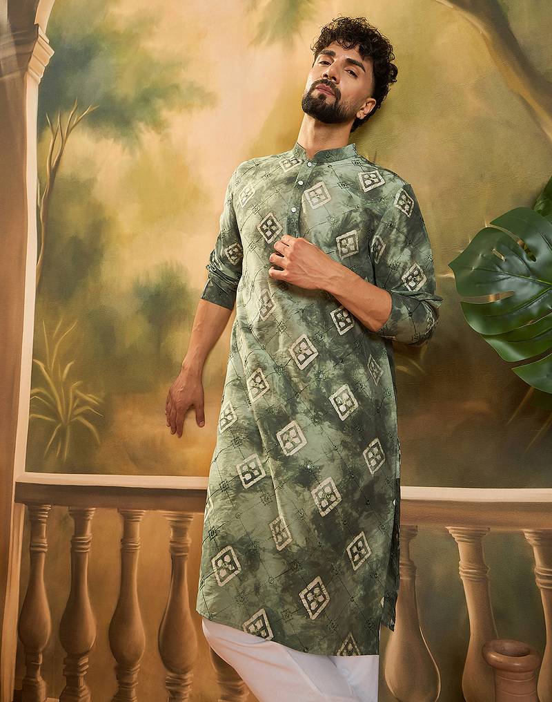 Men green silk blend batik embroidered straight kurta