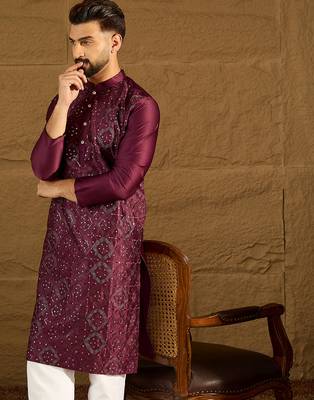 Men purple silk blend solid embroidered straight kurta 3