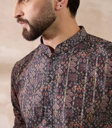 Men black silk blend printed mandarin collar straight kurta with trouser