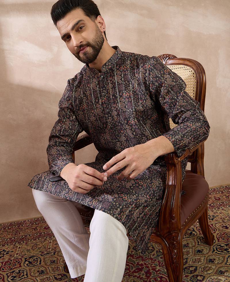 Men black silk blend printed mandarin collar straight kurta with trouser