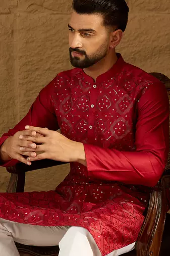 Men maroon silk blend solid embroidered straight kurta