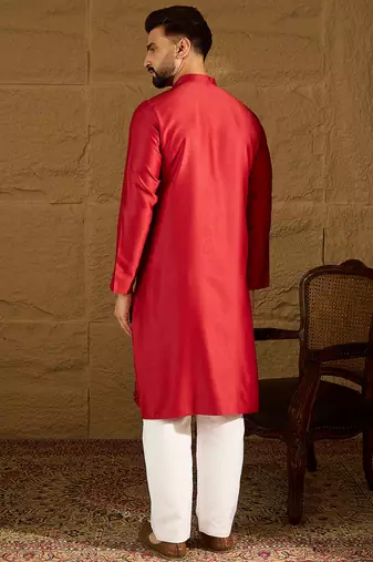 Men maroon silk blend solid embroidered straight kurta