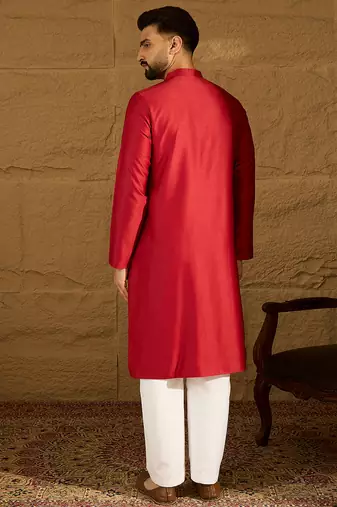 Men maroon silk blend solid embroidered straight kurta