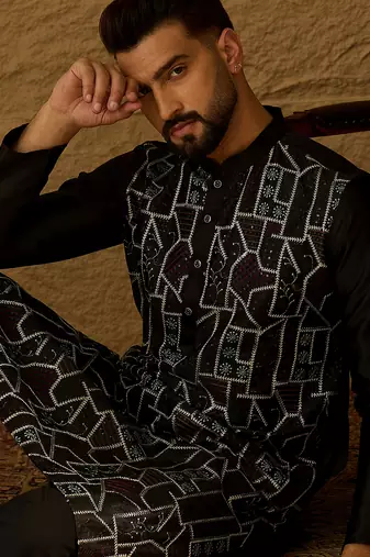 Men black silk blend solid embroidered straight kurta