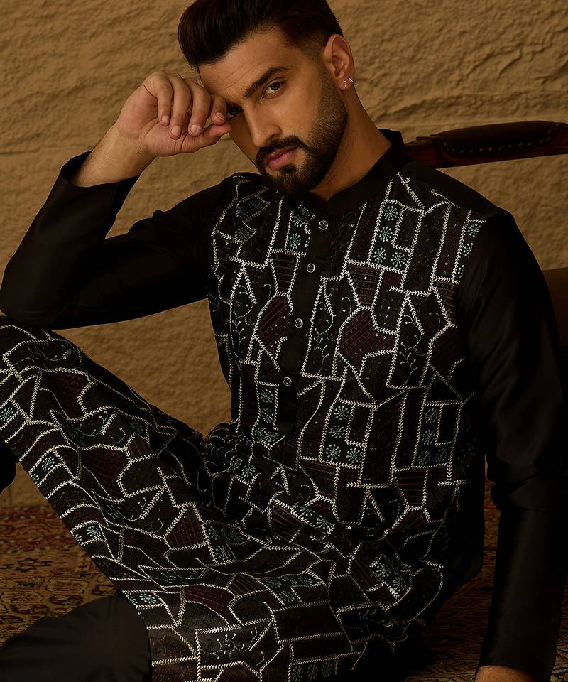 Men black silk blend solid embroidered straight kurta