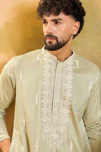 Men green silk blend solid embroidered straight kurta