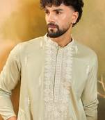 Men green silk blend solid embroidered straight kurta