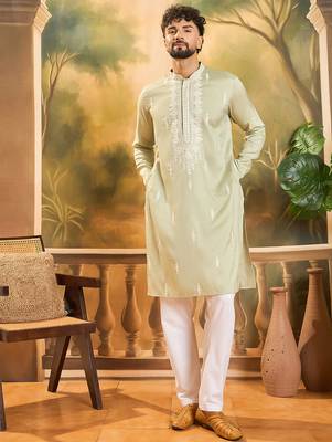 Men green silk blend solid embroidered straight kurta 2