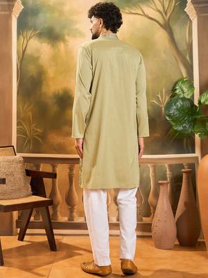 Men green silk blend solid embroidered straight kurta 4