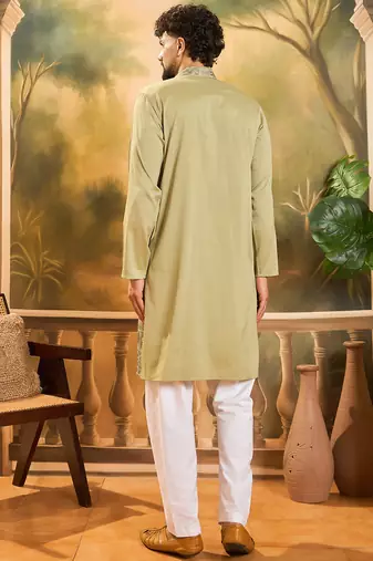 Men green silk blend solid embroidered straight kurta