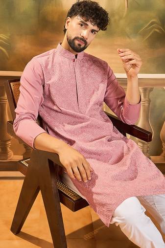 Men mauve silk blend solid embroidered straight kurta