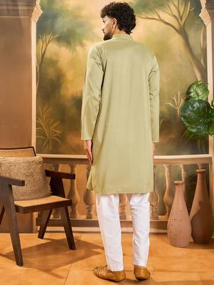 Men green silk blend solid embroidered straight kurta 4