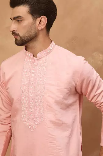 Men peach silk blend solid solid straight kurta