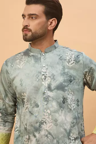 Men green silk blend batik embroidered straight kurta