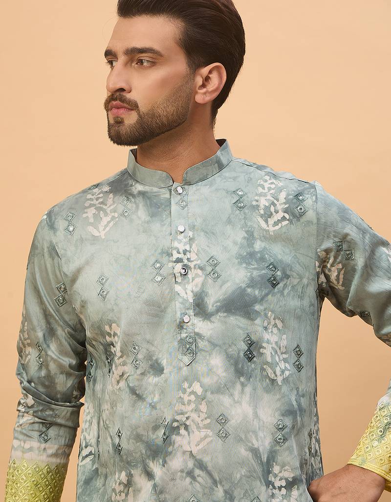 Men green silk blend batik embroidered straight kurta