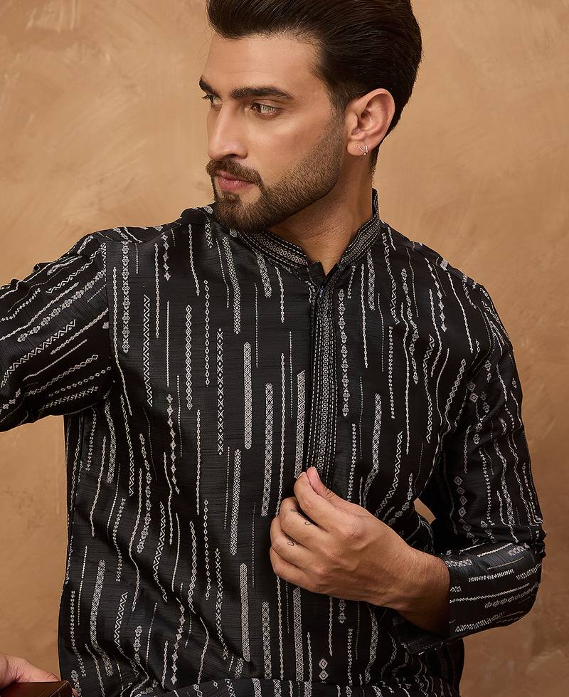 Men black silk blend geometric printed straight kurta