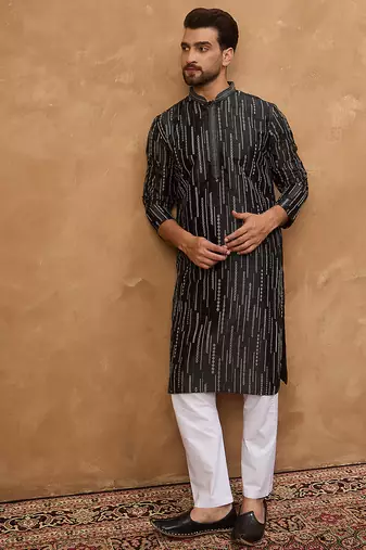 Men black silk blend geometric printed straight kurta