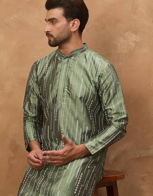 Men green silk blend geometric embroidered straight kurta 2