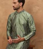Men green silk blend geometric embroidered straight kurta