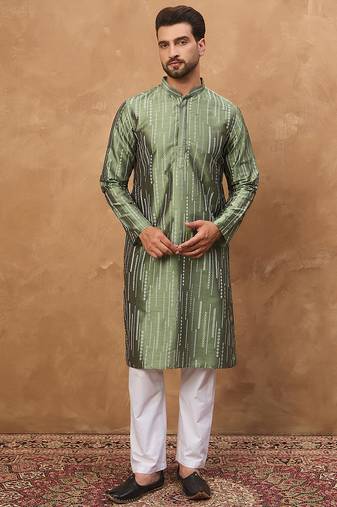 Men green silk blend geometric embroidered straight kurta