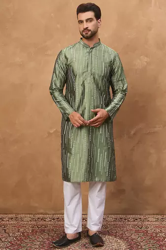Men green silk blend geometric embroidered straight kurta