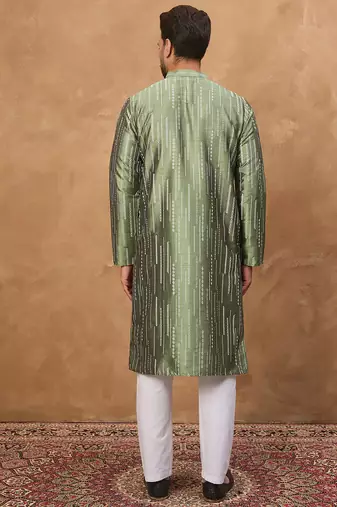 Men green silk blend geometric embroidered straight kurta