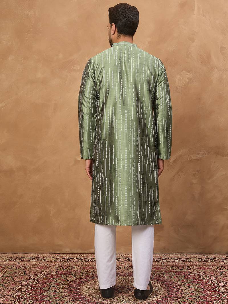 Men green silk blend geometric embroidered straight kurta