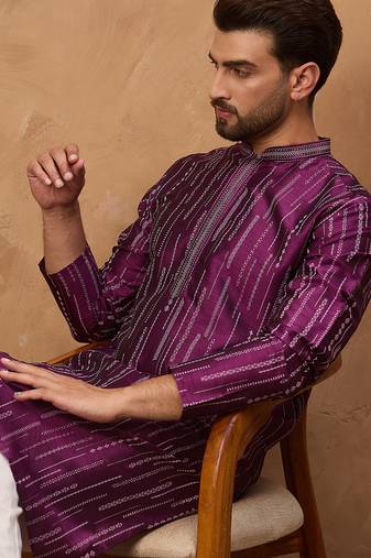 Men purple silk blend geometric printed straight kurta