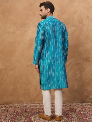 Men blue silk blend geometric printed straight kurta 4