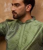 Men green silk blend geometric printed straight kurta