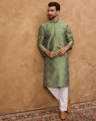 Men green silk blend geometric printed straight kurta 5