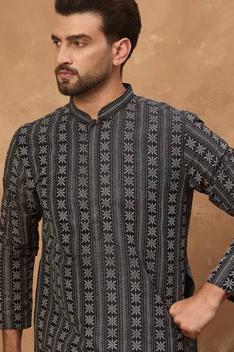 Men black silk blend geometric printed straight kurta