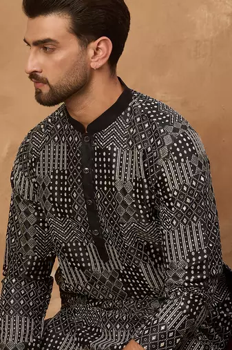 Men black silk blend geometric printed straight kurta