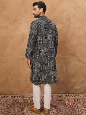 Men black silk blend geometric printed straight kurta 4