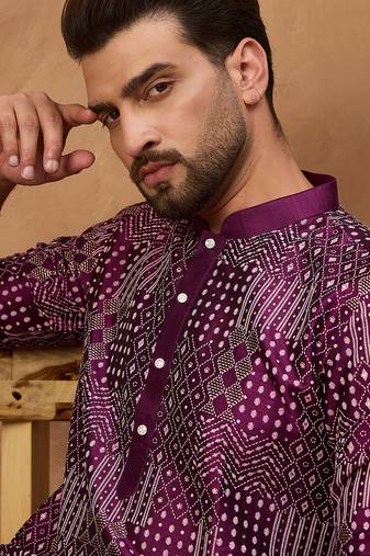 Men purple silk blend geometric printed straight kurta