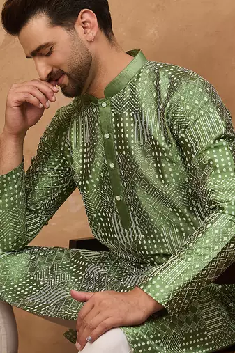 Men green silk blend geometric printed straight kurta