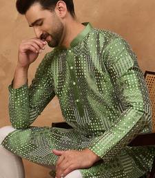 Men green silk blend geometric printed straight kurta