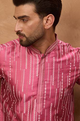 Men pink silk blend geometric printed straight kurta