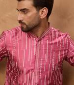 Men pink silk blend geometric printed straight kurta