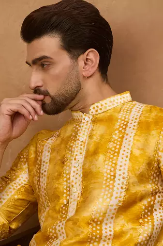 Men yellow silk blend shibori embroidered straight kurta