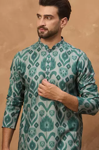 Men green cotton blend ethnic motifs printed straight kurta