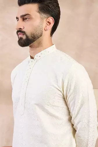 Men white silk blend geometric embroidered straight kurta