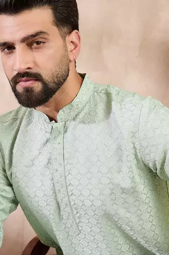 Men green silk blend geometric embroidered straight kurta