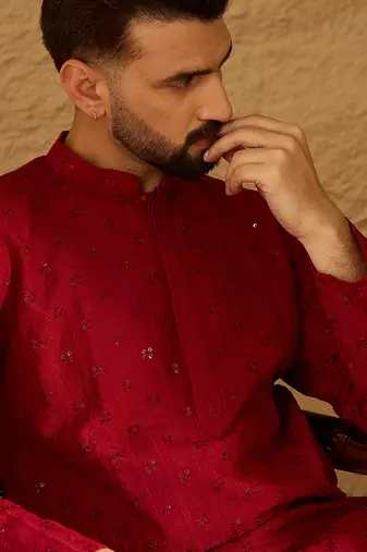 Men maroon viscose rayon solid embroidered straight kurta