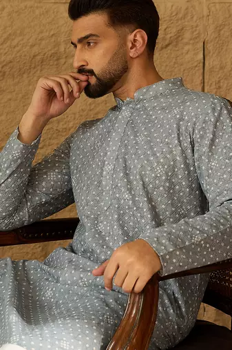 Men blue viscose rayon bandhani embroidered straight kurta