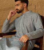 Men blue viscose rayon bandhani embroidered straight kurta