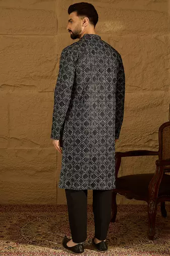 Men black cotton solid embroidered straight kurta