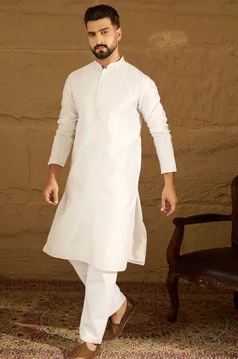 Men white silk blend solid printed straight kurta