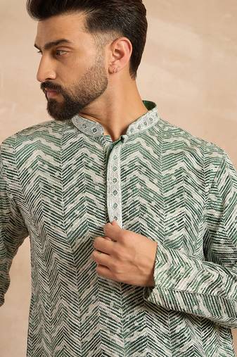 Men green silk blend solid embroidered straight kurta
