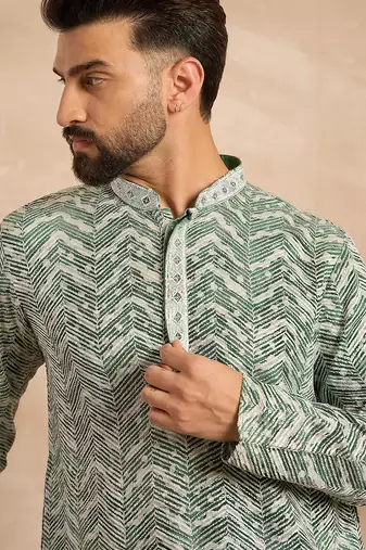 Men green silk blend solid embroidered straight kurta